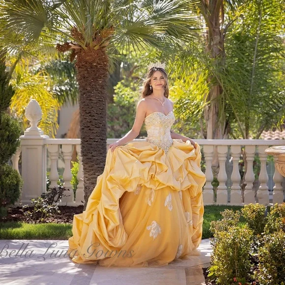 belle yellow quince dress Princess Quinceanera Dresses Organza Beading Prom Party Ball Gowns Princess belle quinceanera dress |